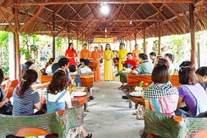 thuong-thuc-mat-ong-tau-cu-lao-thoi-son