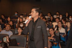 dai-dien-viet-uc-pha-bieu-trong-hoi-nghi-hop-tac-cung-viettravel