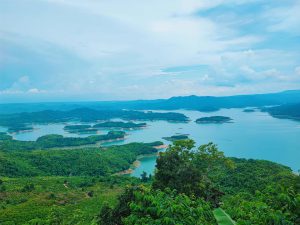 ho-ta-dung-vinh-ha-long-cua-tay-nguyen