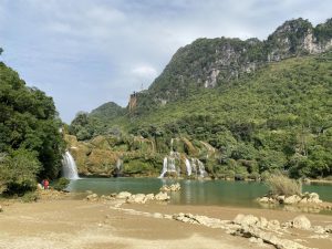 check-in-thac-ban-gioc