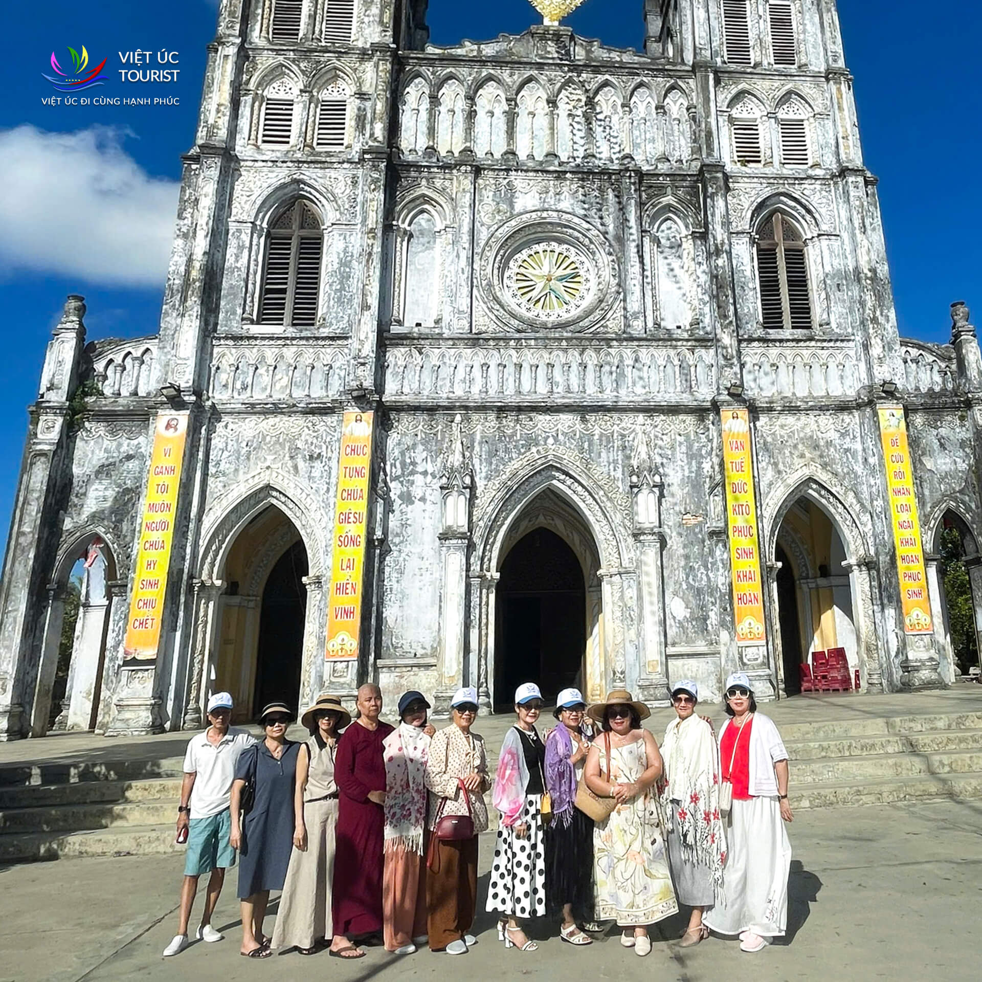 Tour Khach Doan Phu Yen 21 05 003