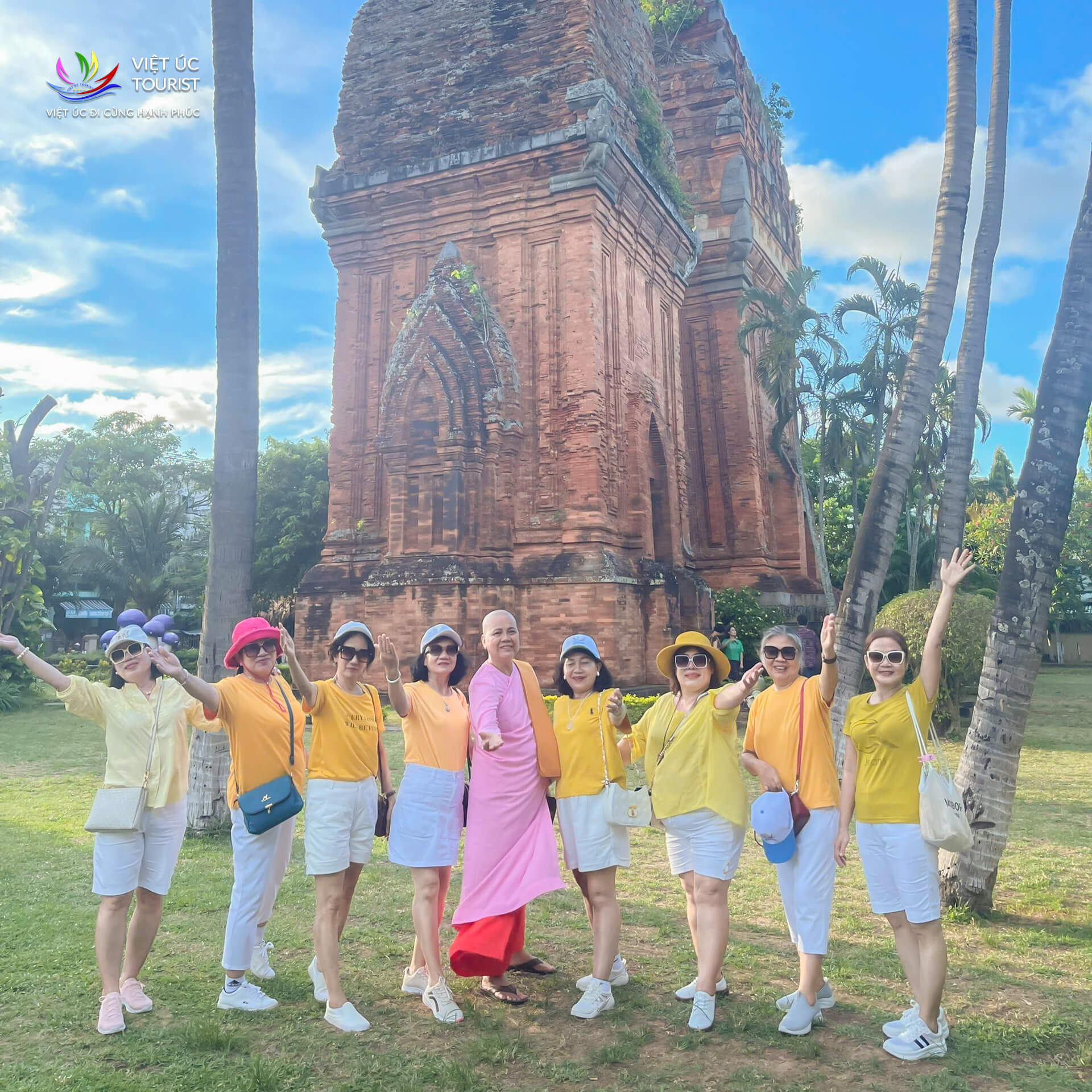 Tour Khach Doan Phu Yen 21 05 015