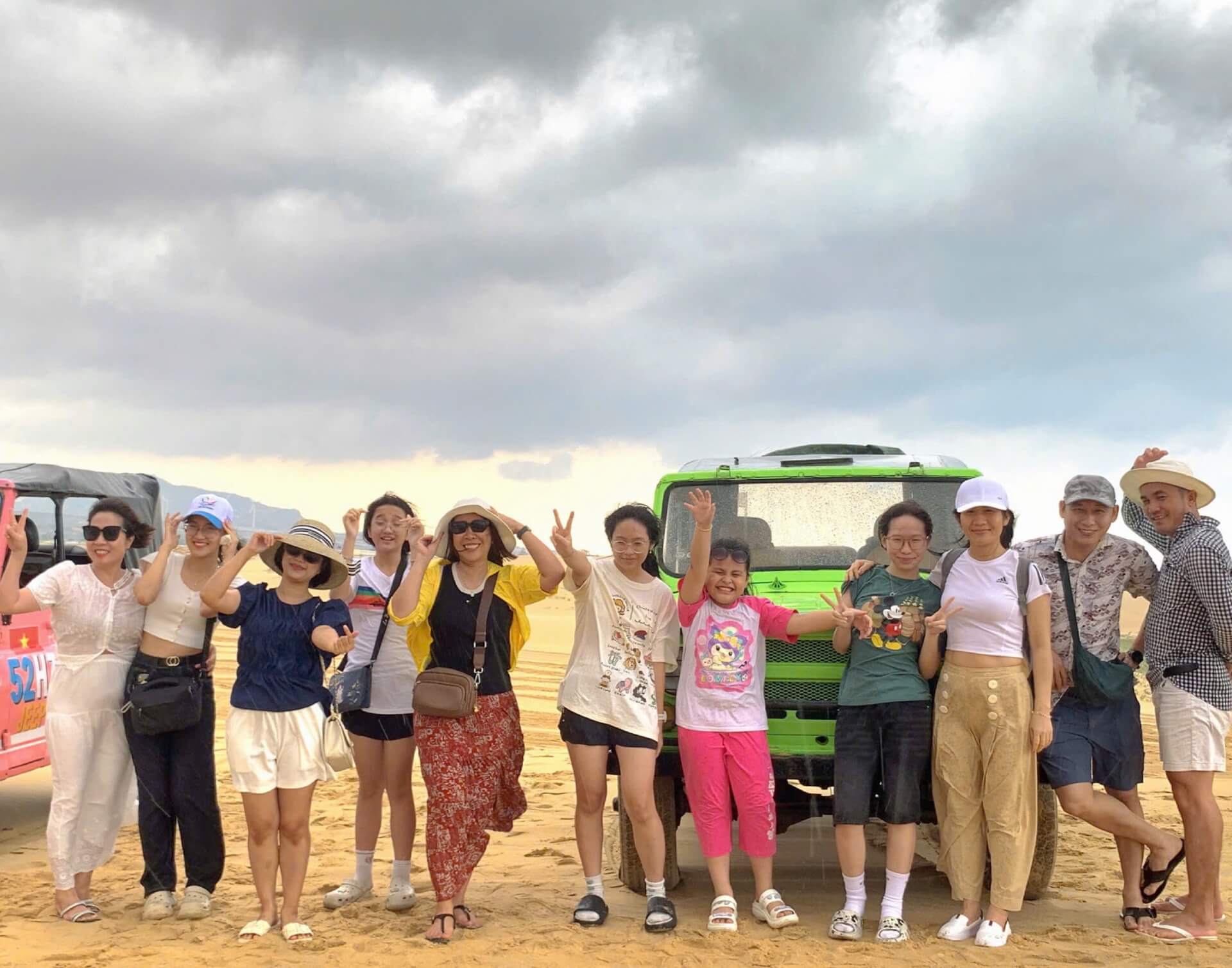 Tour Khach Doan Ninh Chu Vinh Hy 13 6 004