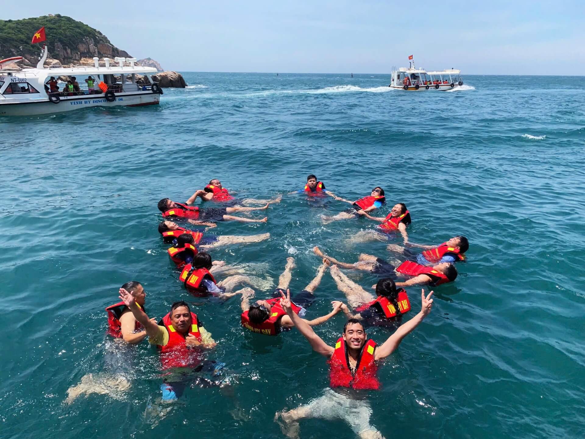 Tour Khach Doan Ninh Chu Vinh Hy 13 6 008