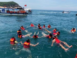 Tour Khach Doan Ninh Chu Vinh Hy 13 6 009