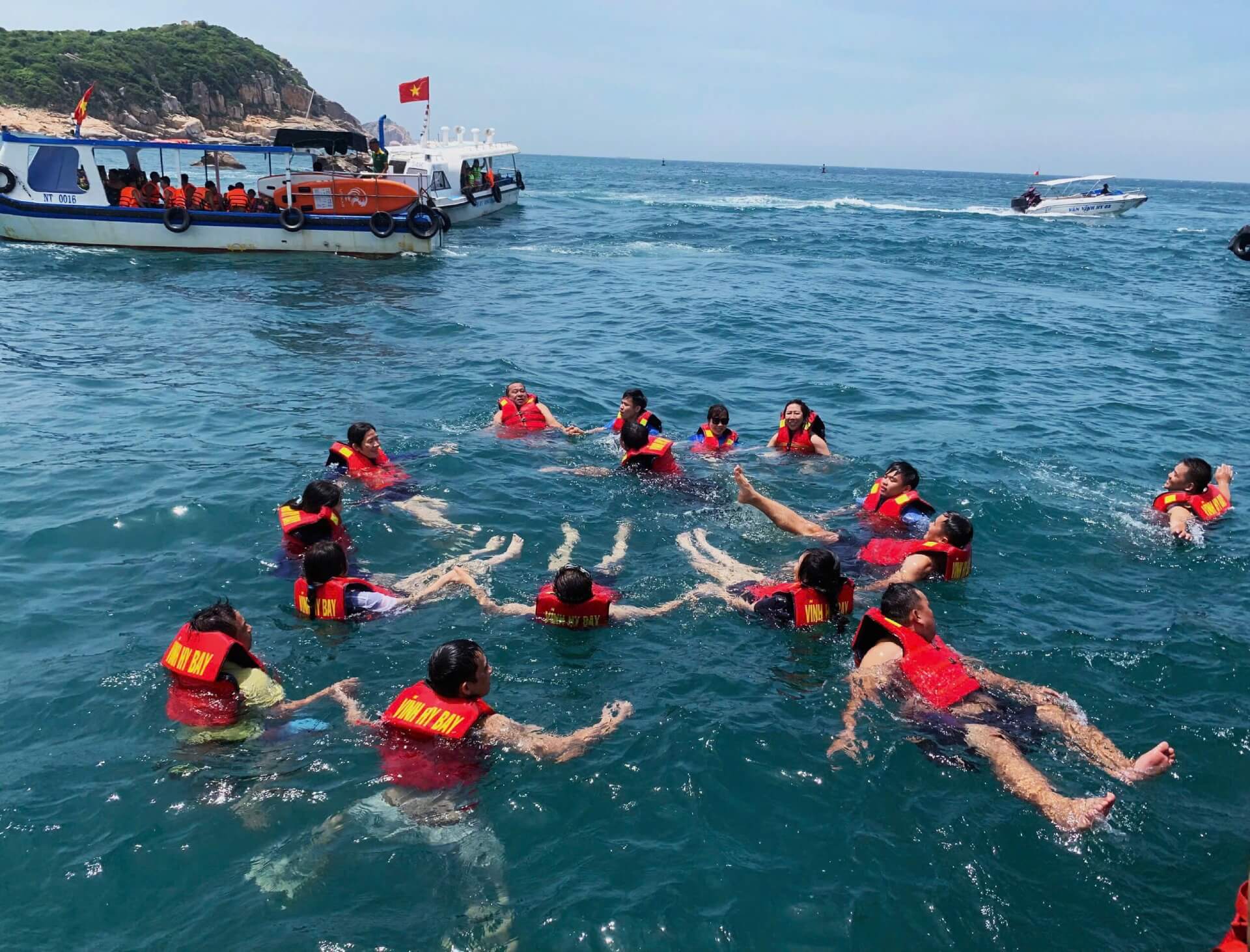 Tour Khach Doan Ninh Chu Vinh Hy 13 6 009