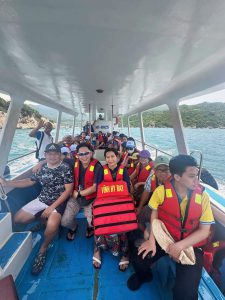 Tour Khach Doan Ninh Chu Vinh Hy 13 6 011