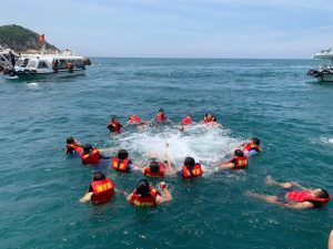 Tour Khach Doan Ninh Chu Vinh Hy 13 6 012