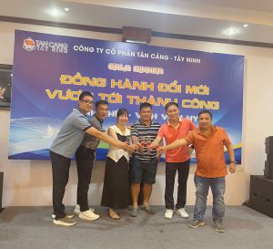 Tour Khach Doan Ninh Chu Vinh Hy 13 6 015