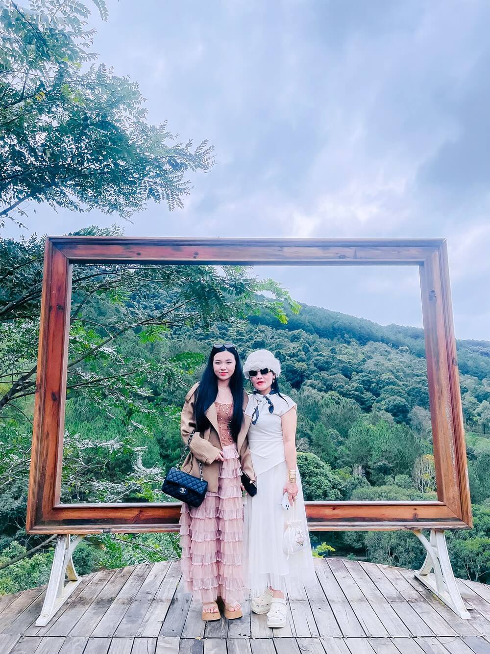 Tour Ghep Dat Lat 17 11 2025 04