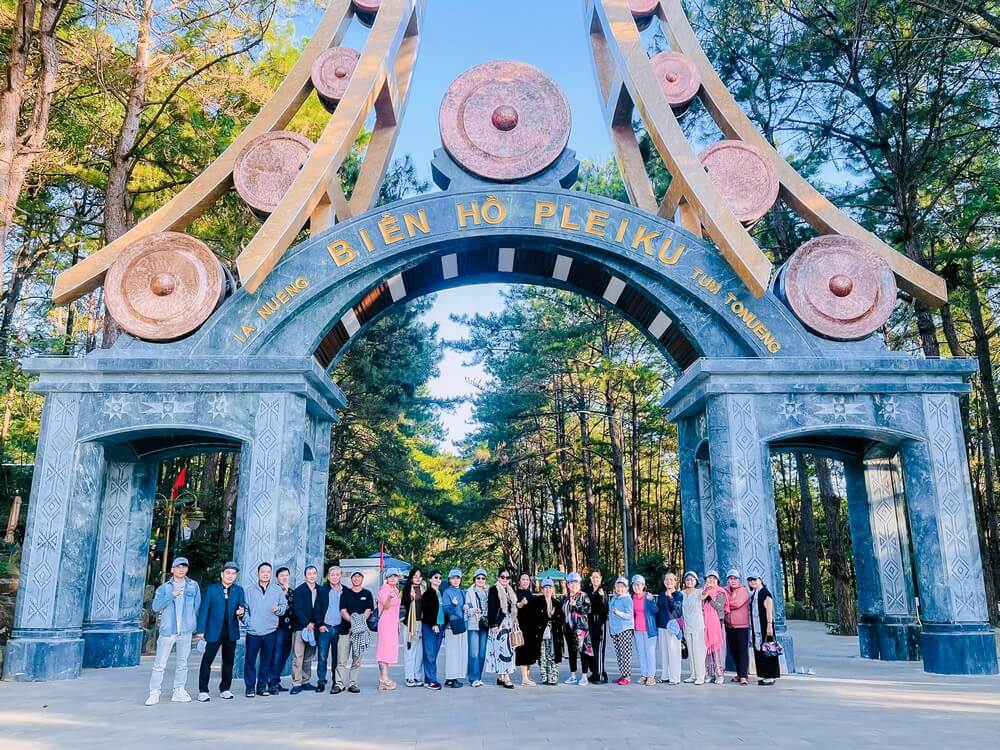 Tour Ghep Mang Den 13 11 2025 16