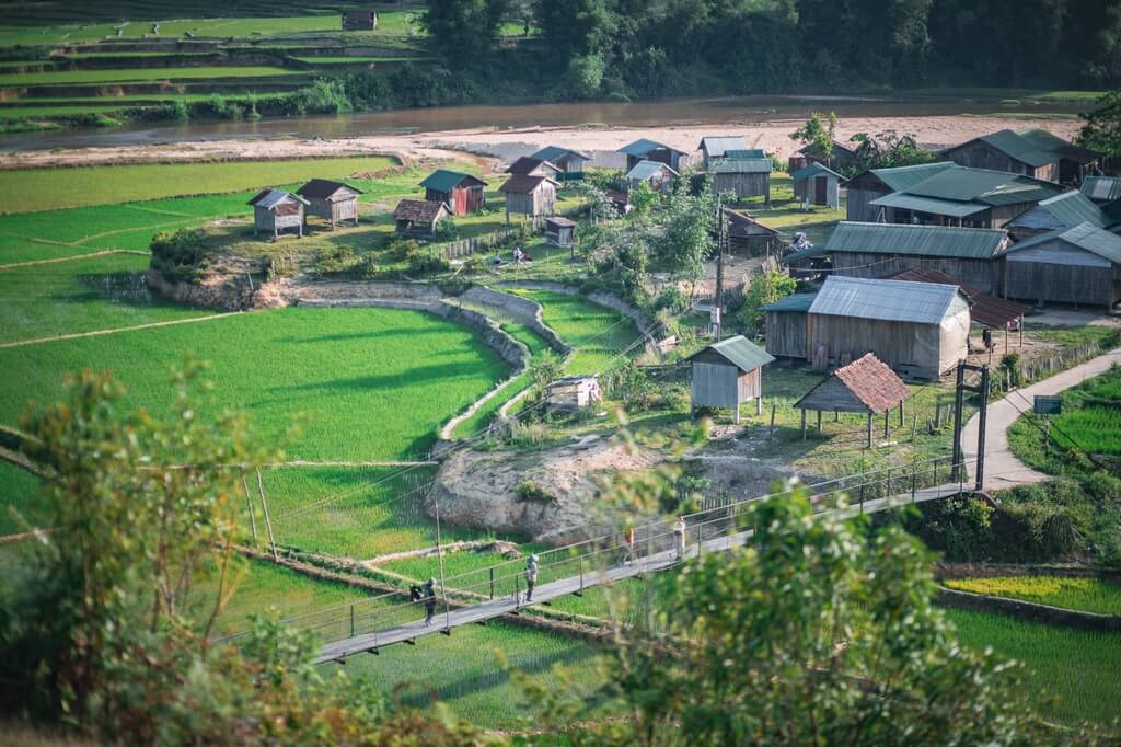 Khach San Mang Den Khu Vuc Cum Cac Lang Du Lich Cong Dong