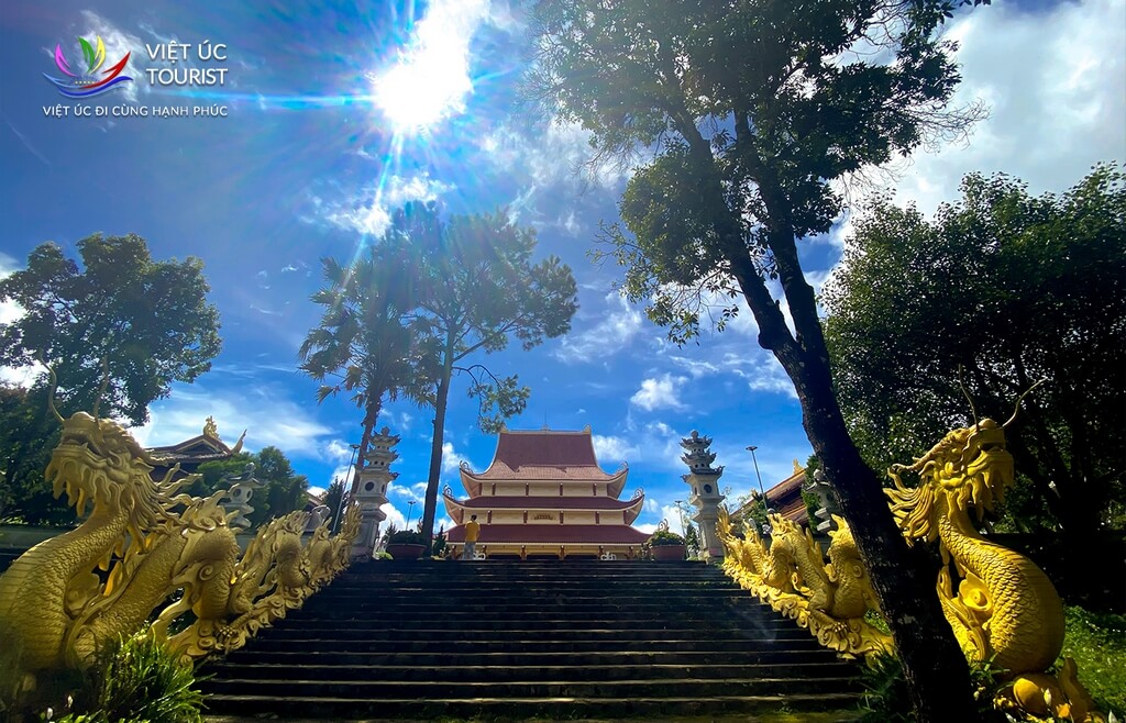 Chua Khanh Lam Mang Den