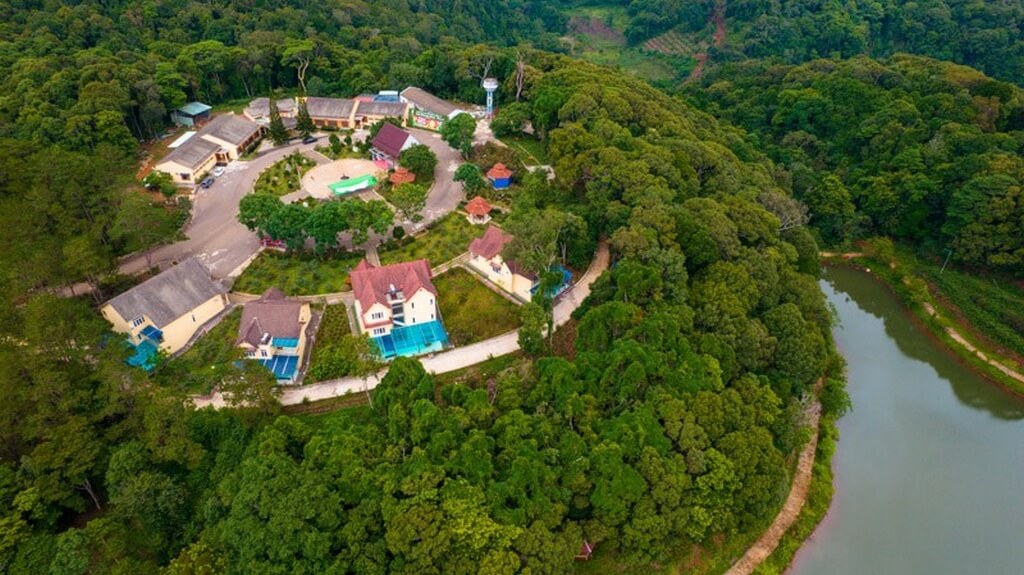 Khach San Dakke Mang Den Resort Bungalow