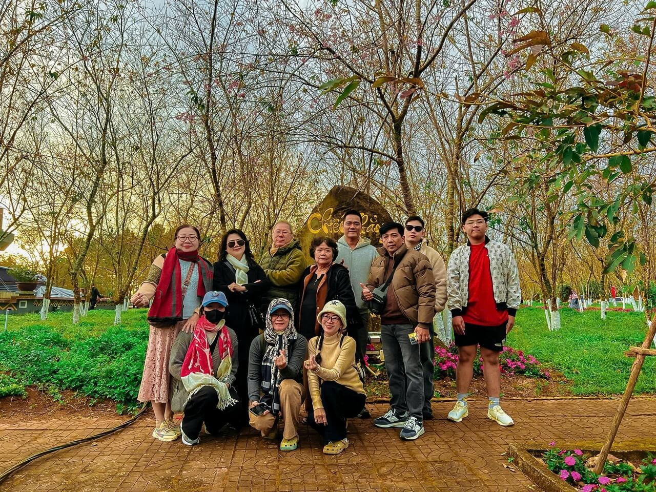 Tour Ghep Mang Den 01 01 2026 10