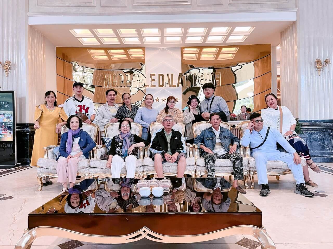 Tour Khach Doan Ta Dung Da Lat 12 03 2026 01