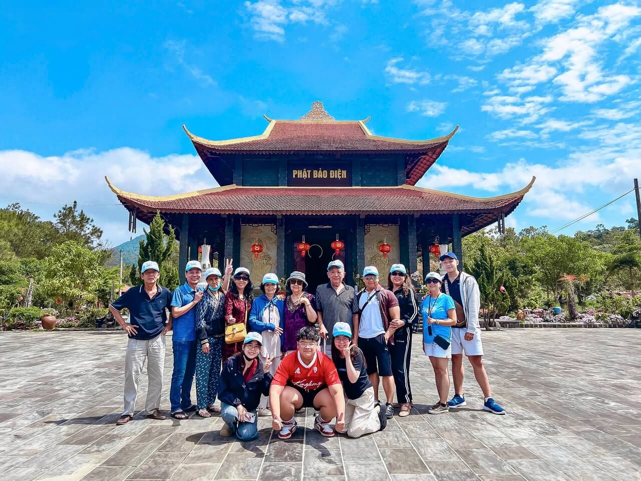 Tour Khach Doan Ta Dung Da Lat 12 03 2026 11