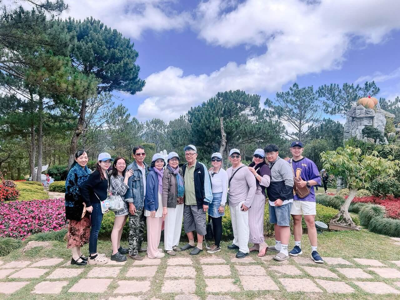 Tour Khach Doan Ta Dung Da Lat 12 03 2026 15