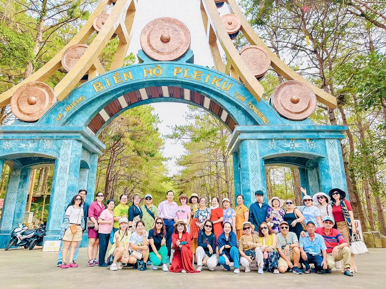Tour Ghep Mang Den 24 04 2026 02