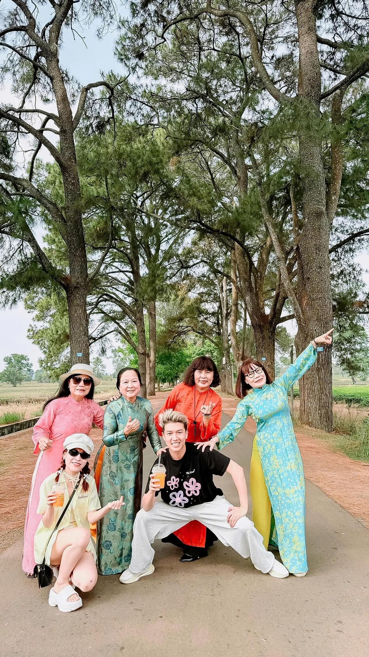 Tour Ghep Mang Den 24 04 2026 09
