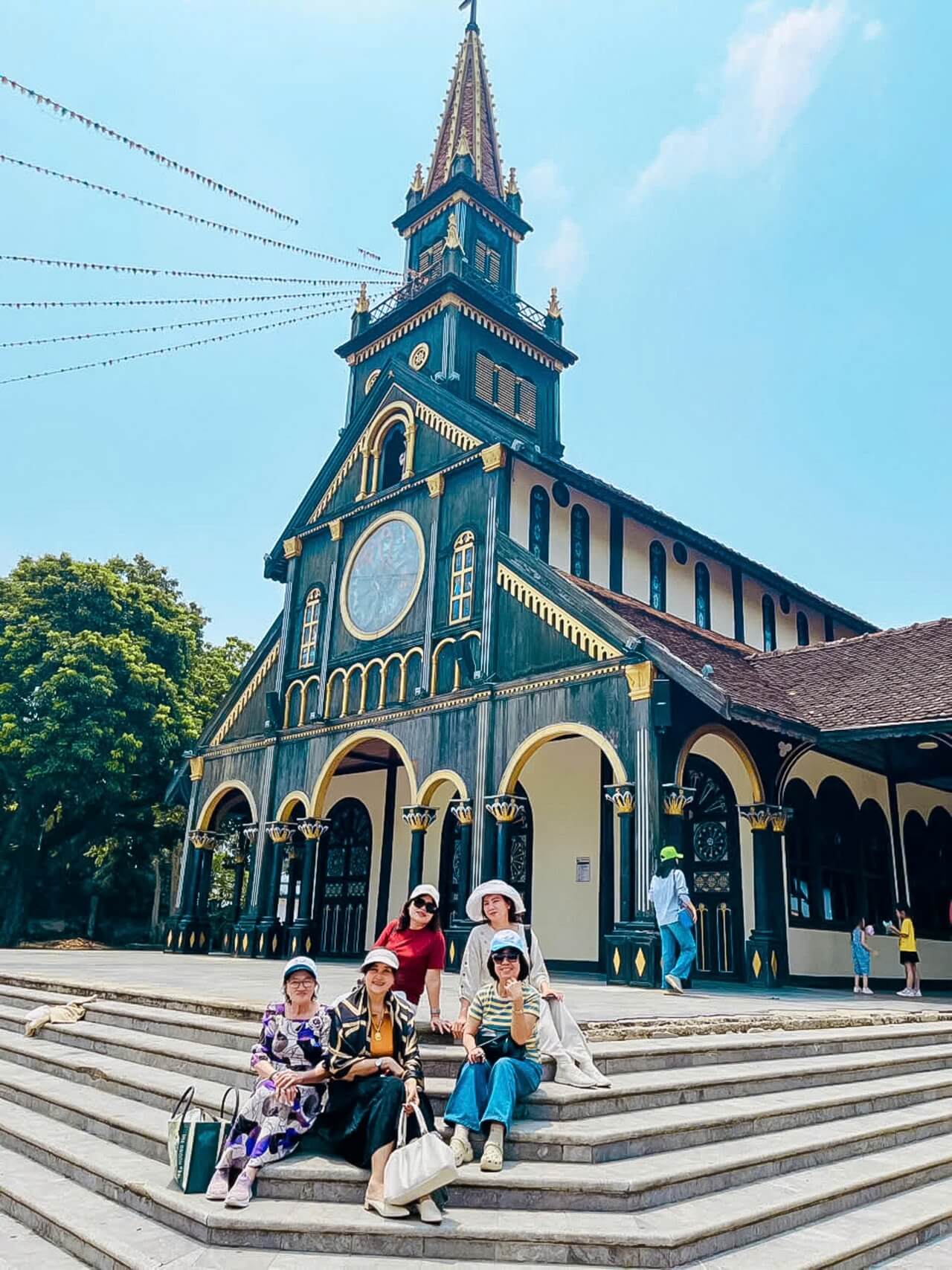 Tour Ghep Mang Den 24 04 2026 12