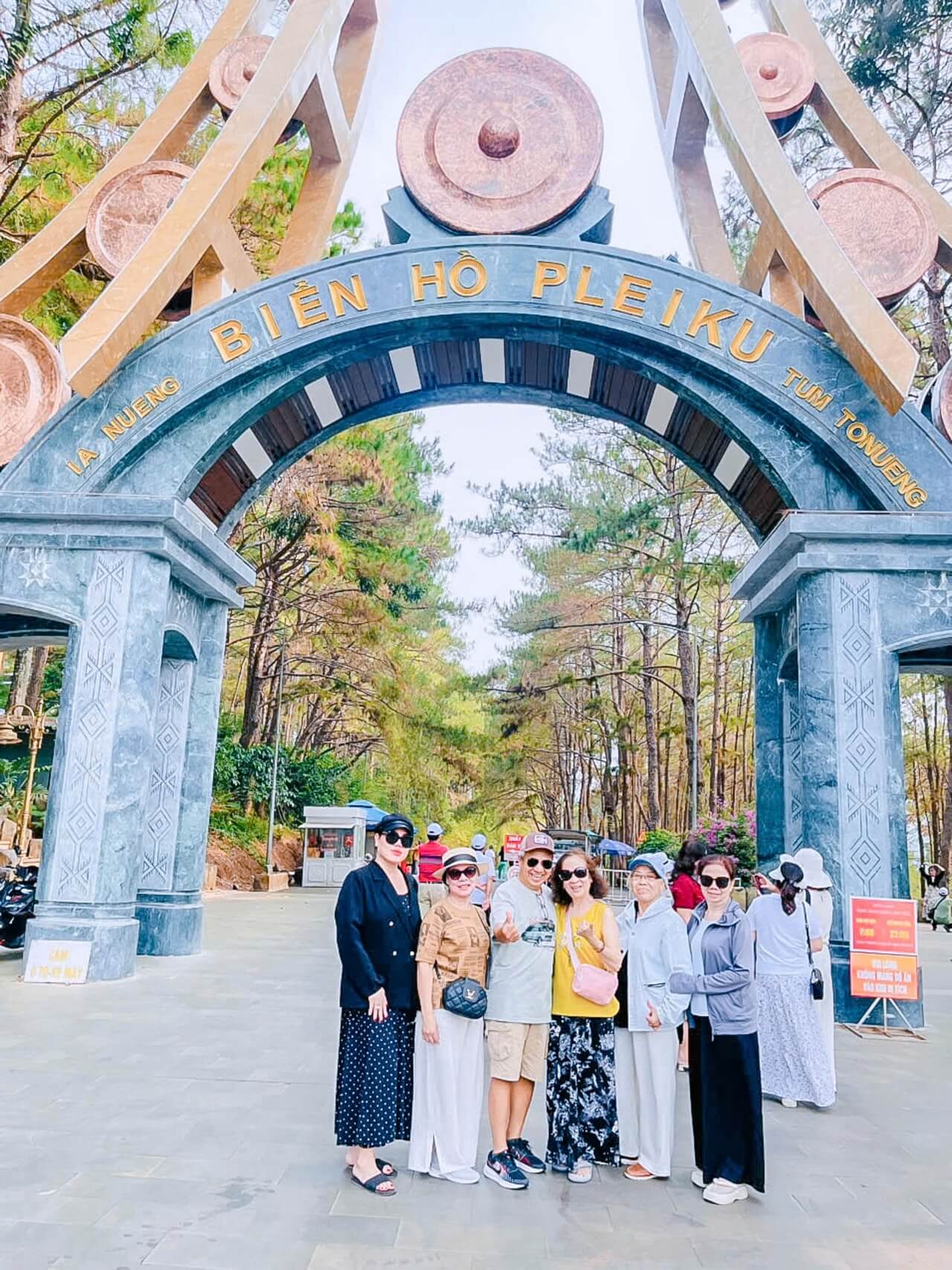 Tour Ghep Mang Den 24 04 2026 17
