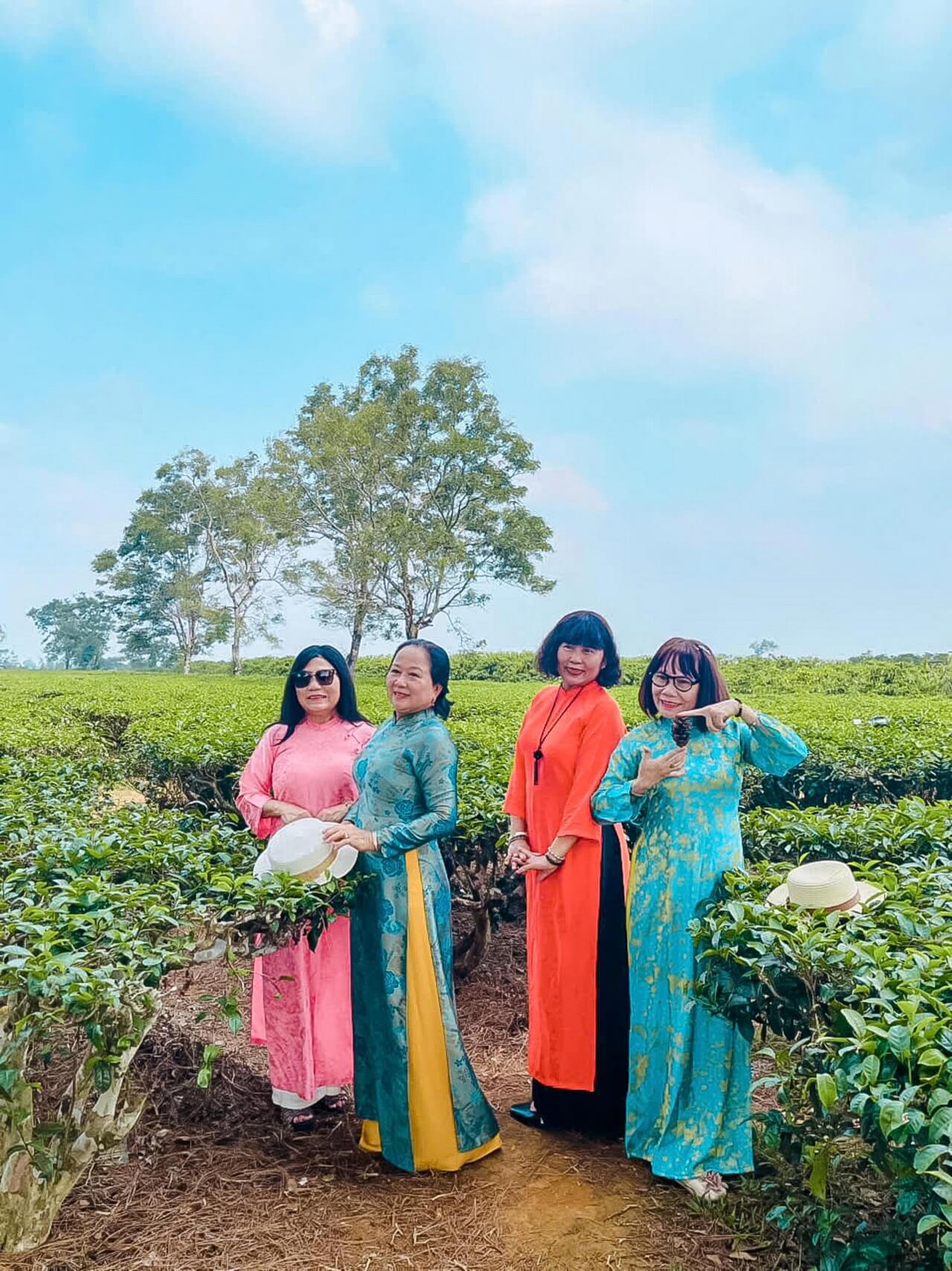 Tour Ghep Mang Den 24 04 2026 23