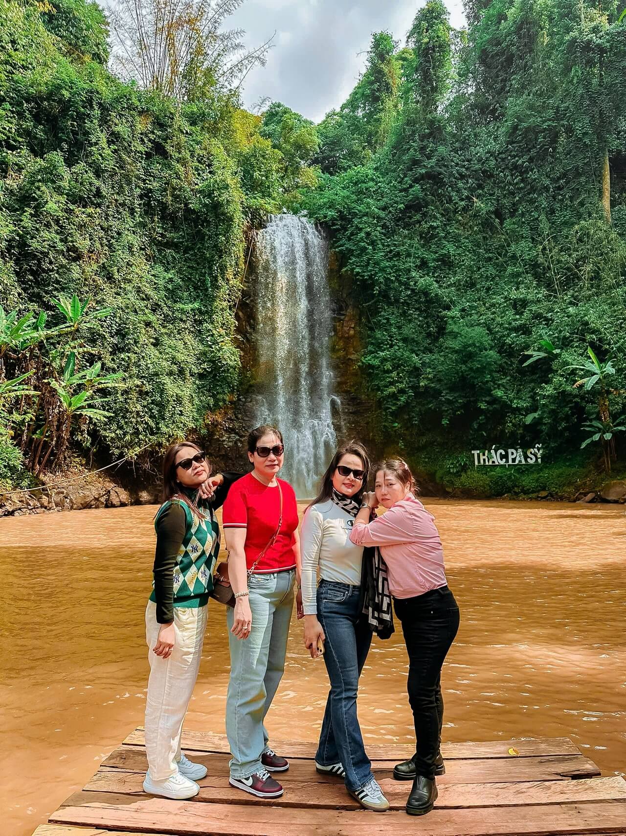 Tour Ghep Mang Den 24 04 2026 30