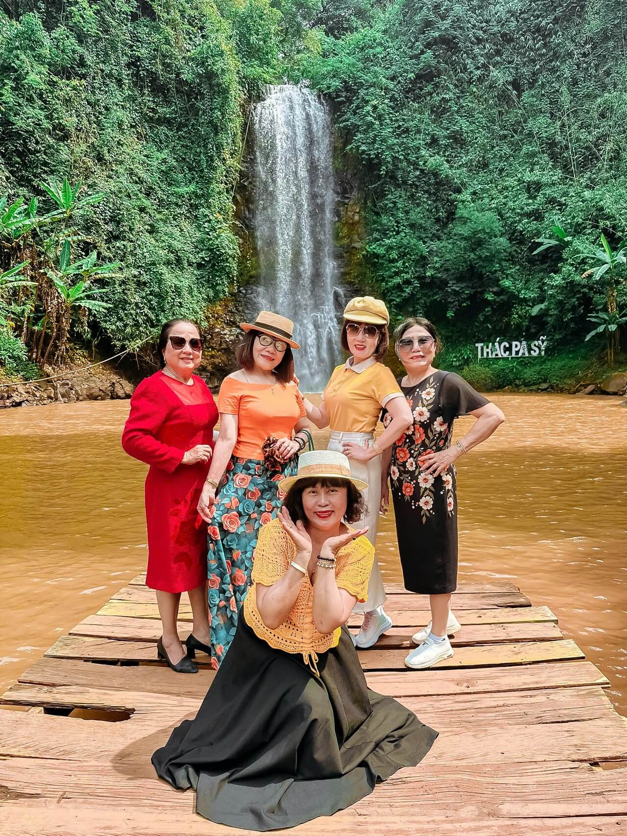 Tour Ghep Mang Den 24 04 2026 31