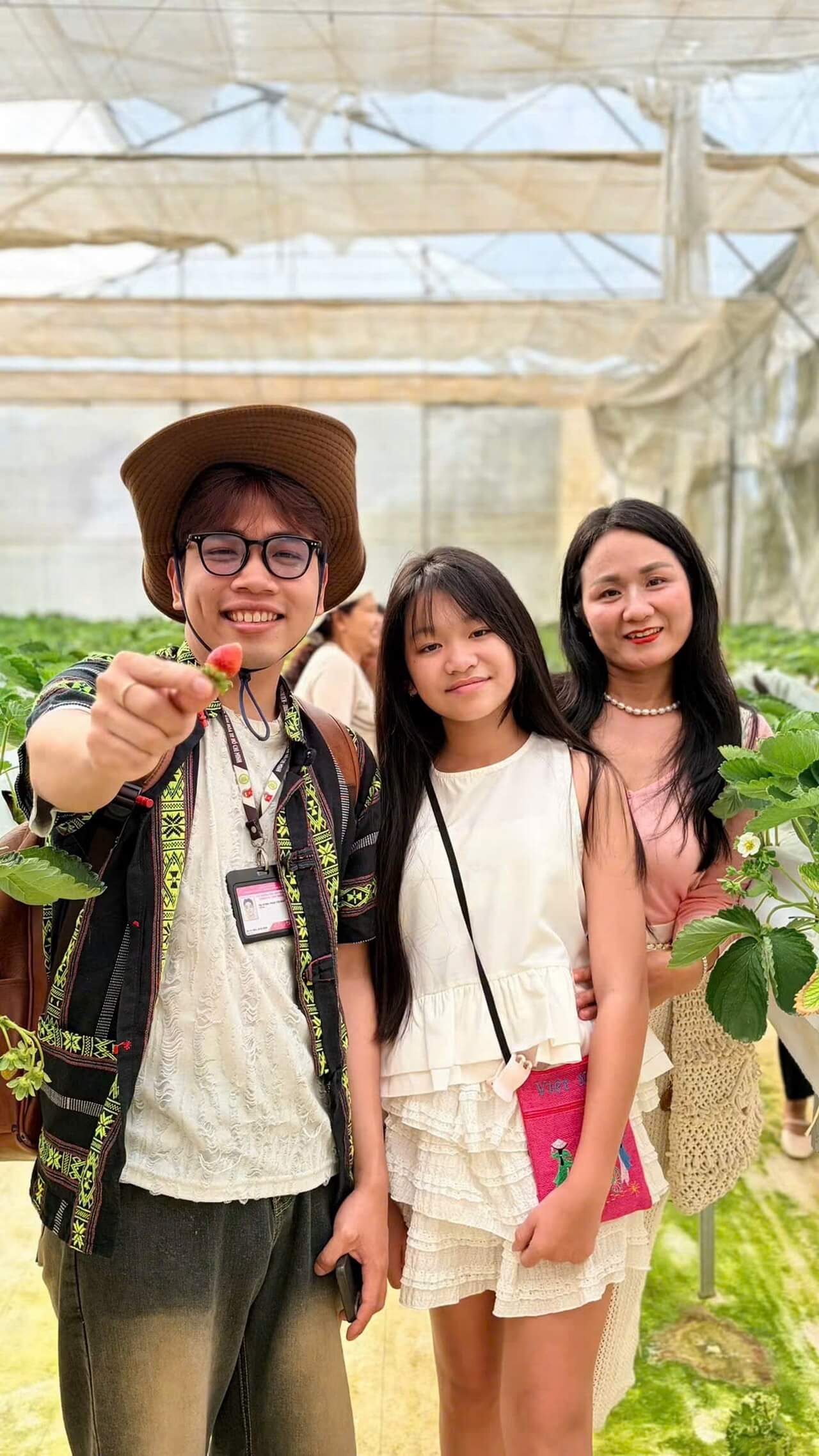 Tour Ghep Mang Den 25 06 2026 06