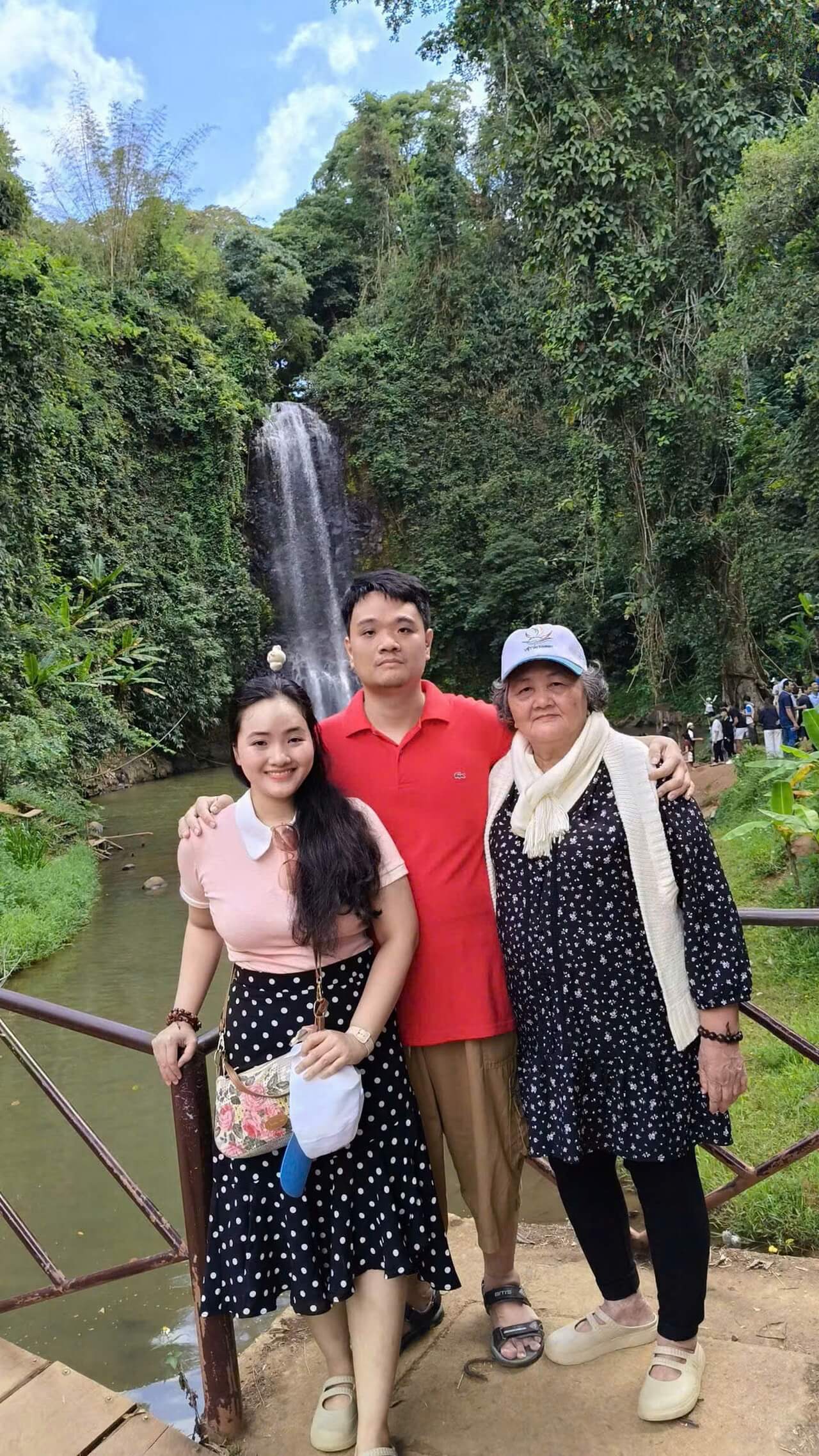 Tour Ghep Mang Den 25 06 2026 12