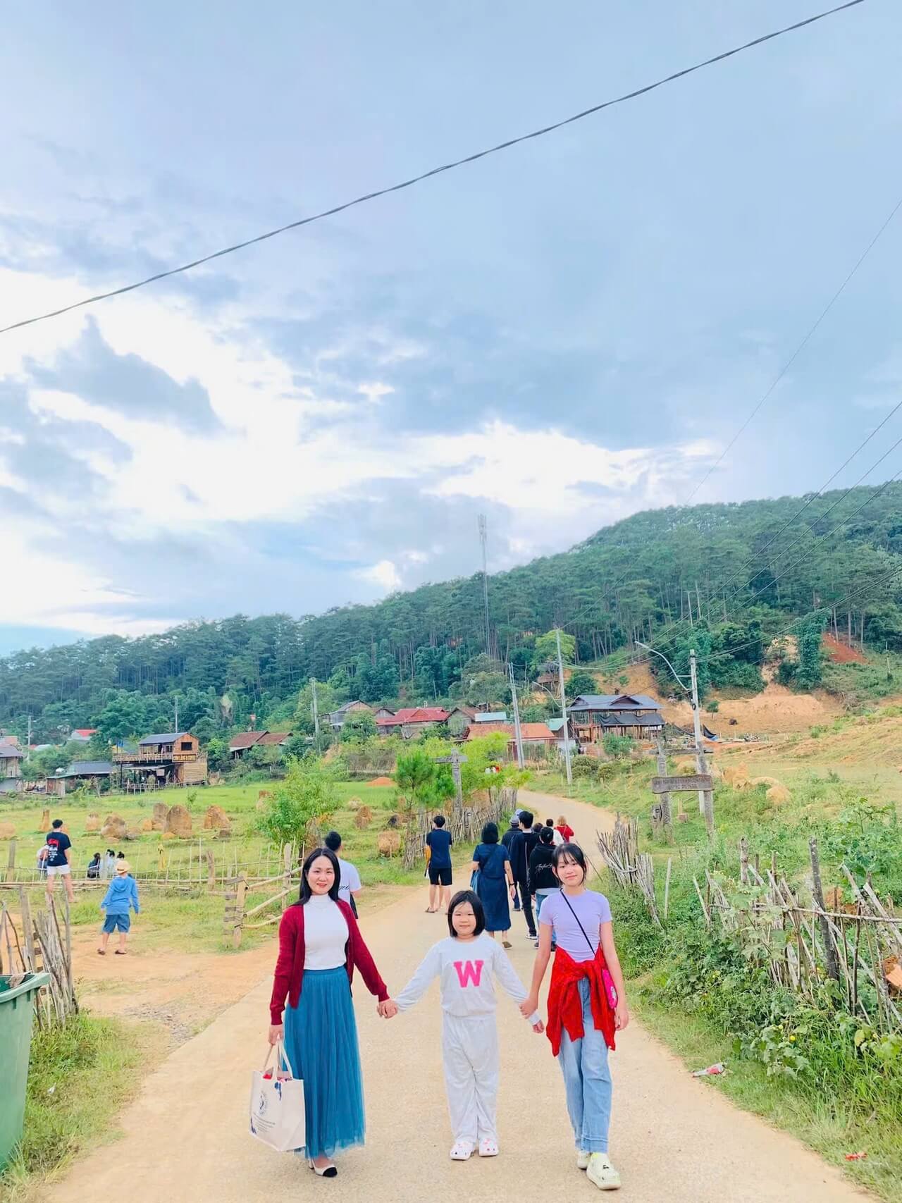 Tour Ghep Mang Den 25 06 2026 19