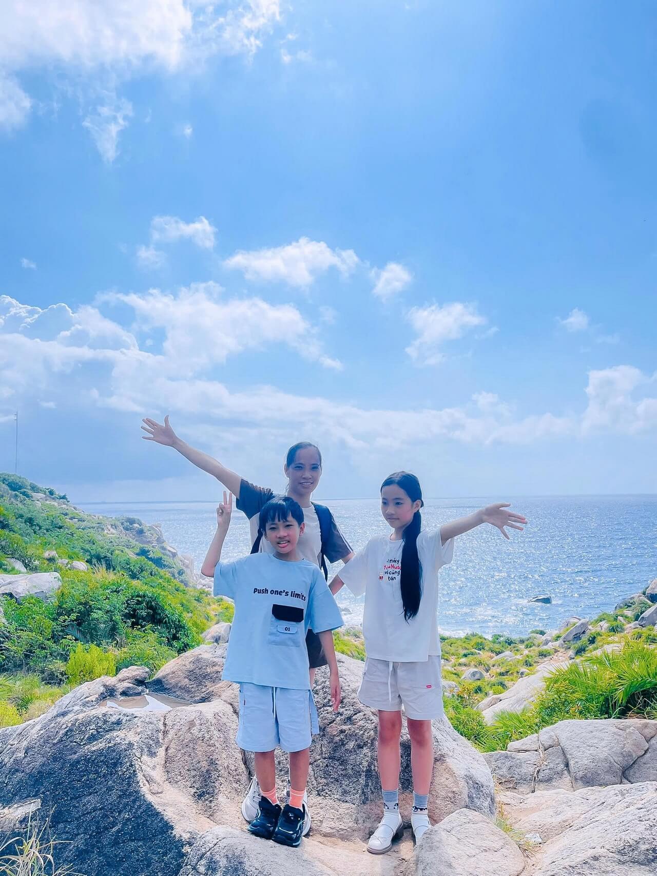 Tour Khach Doan Binh Hung 09 05 2026 01