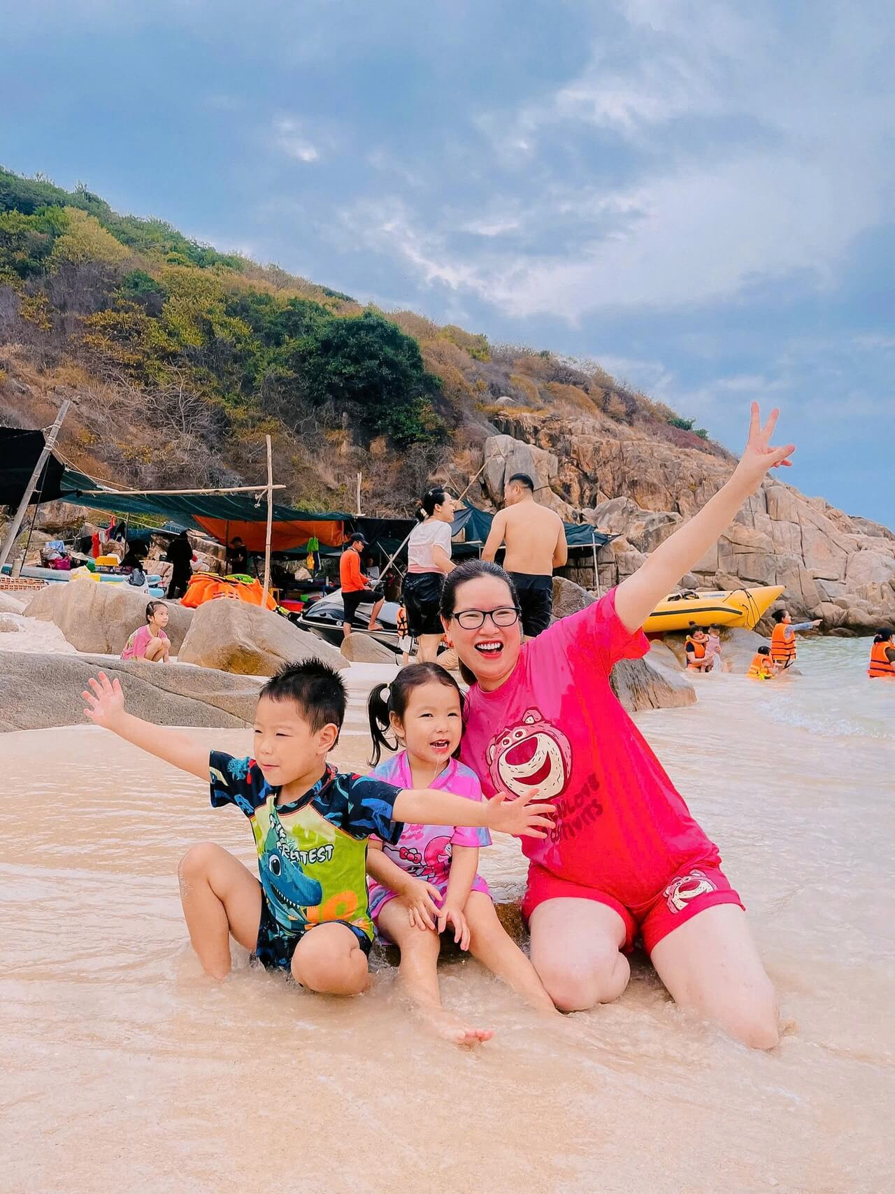Tour Khach Doan Binh Hung 09 05 2026 15