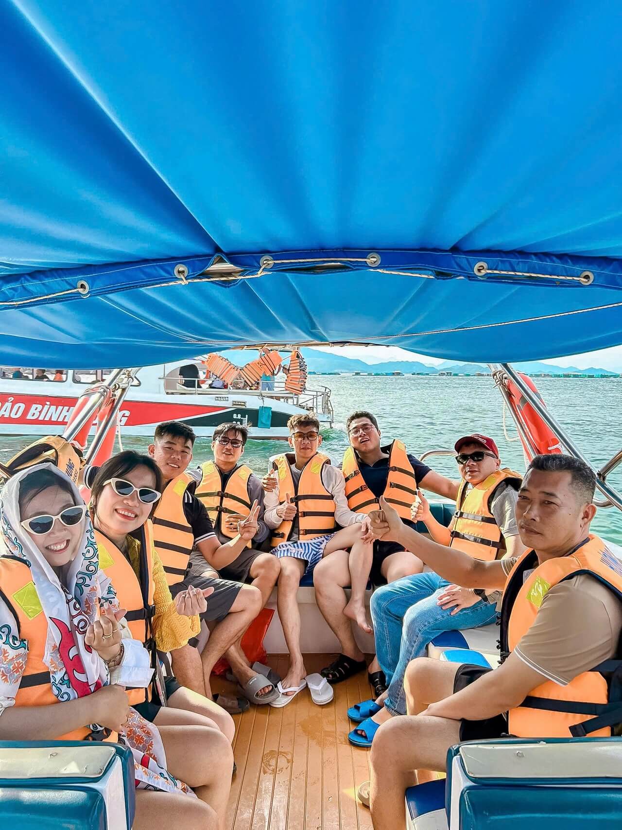 Tour Khach Doan Binh Hung 16 05 2026 02