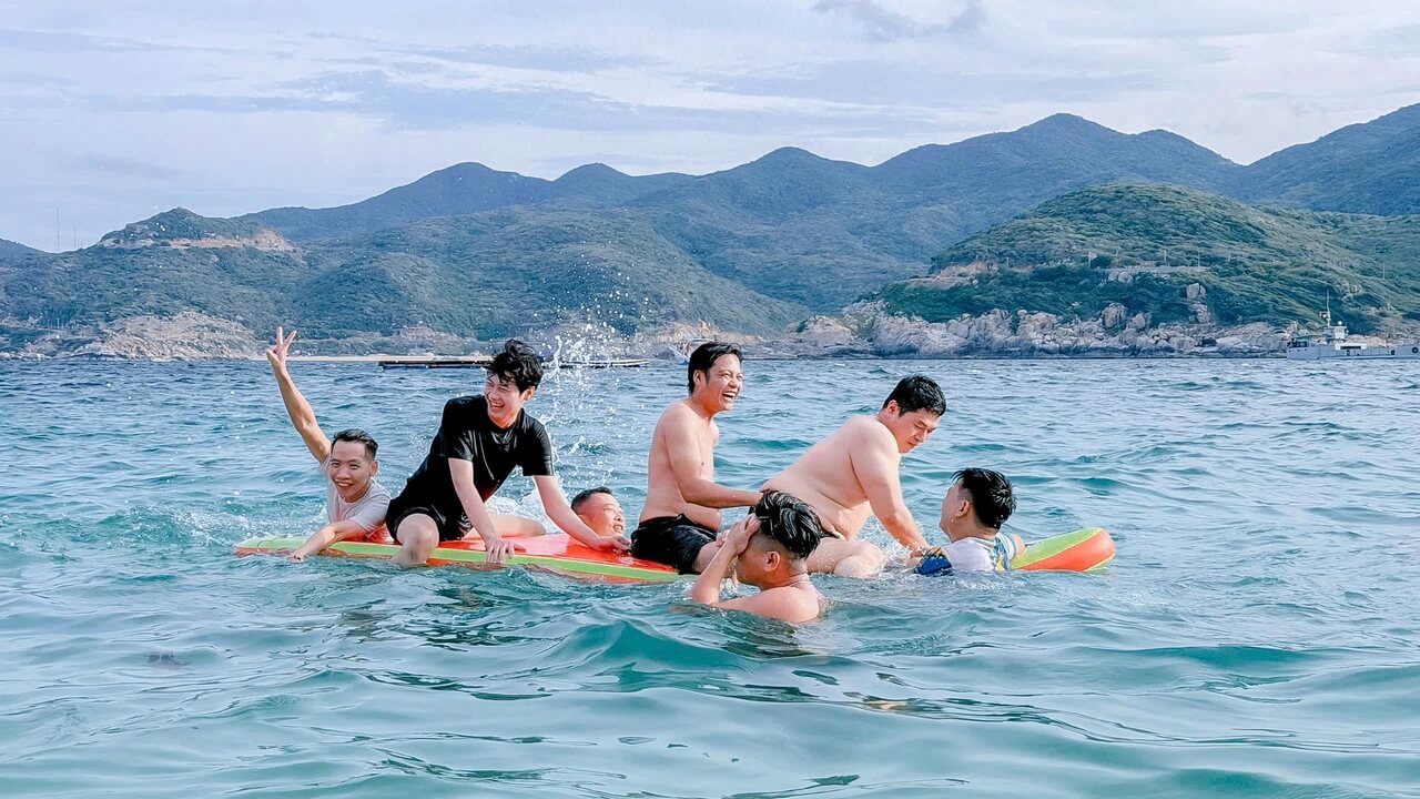 Tour Khach Doan Binh Hung 16 05 2026 06