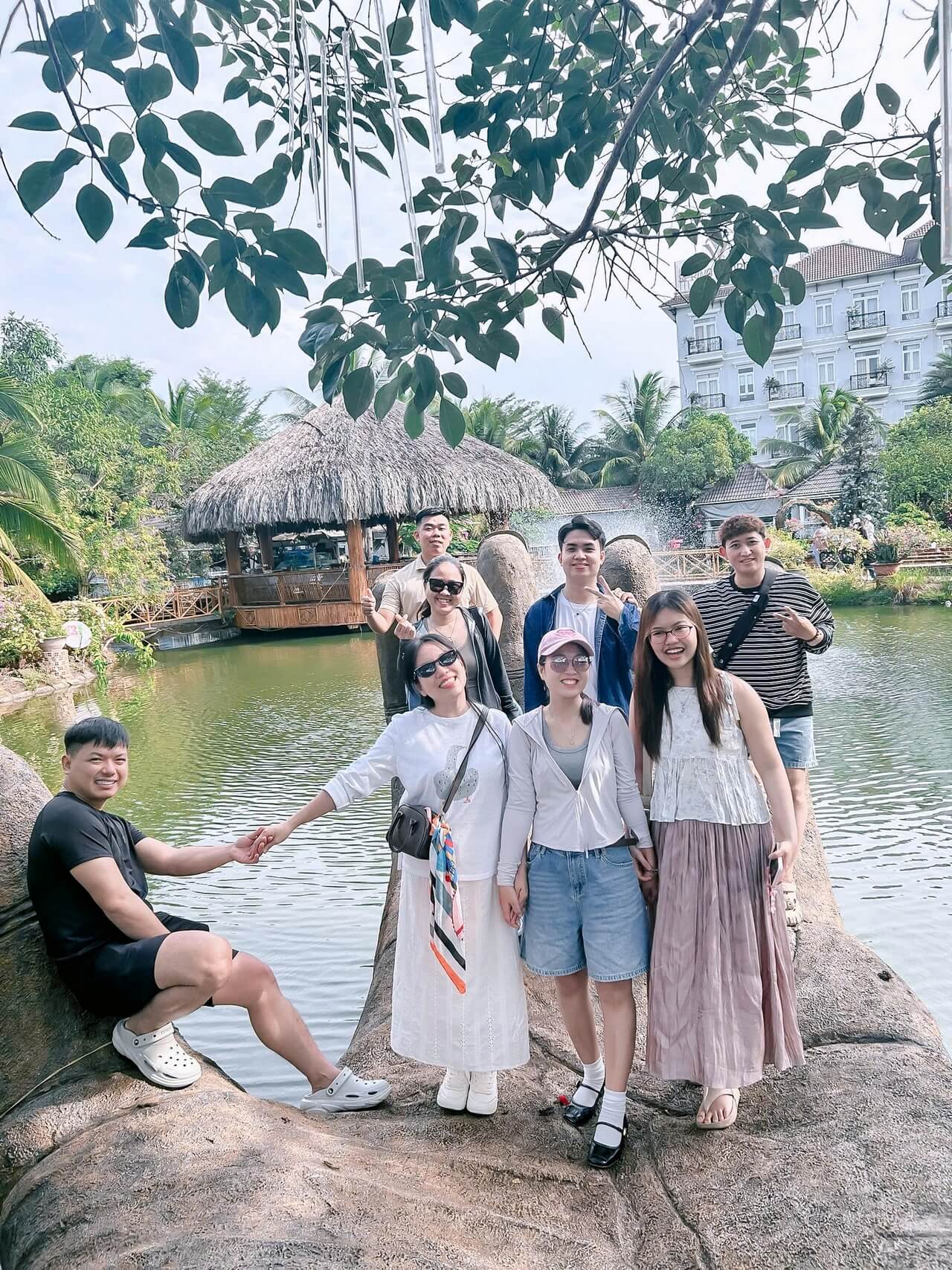 Tour Khach Doan Binh Hung 16 05 2026 08