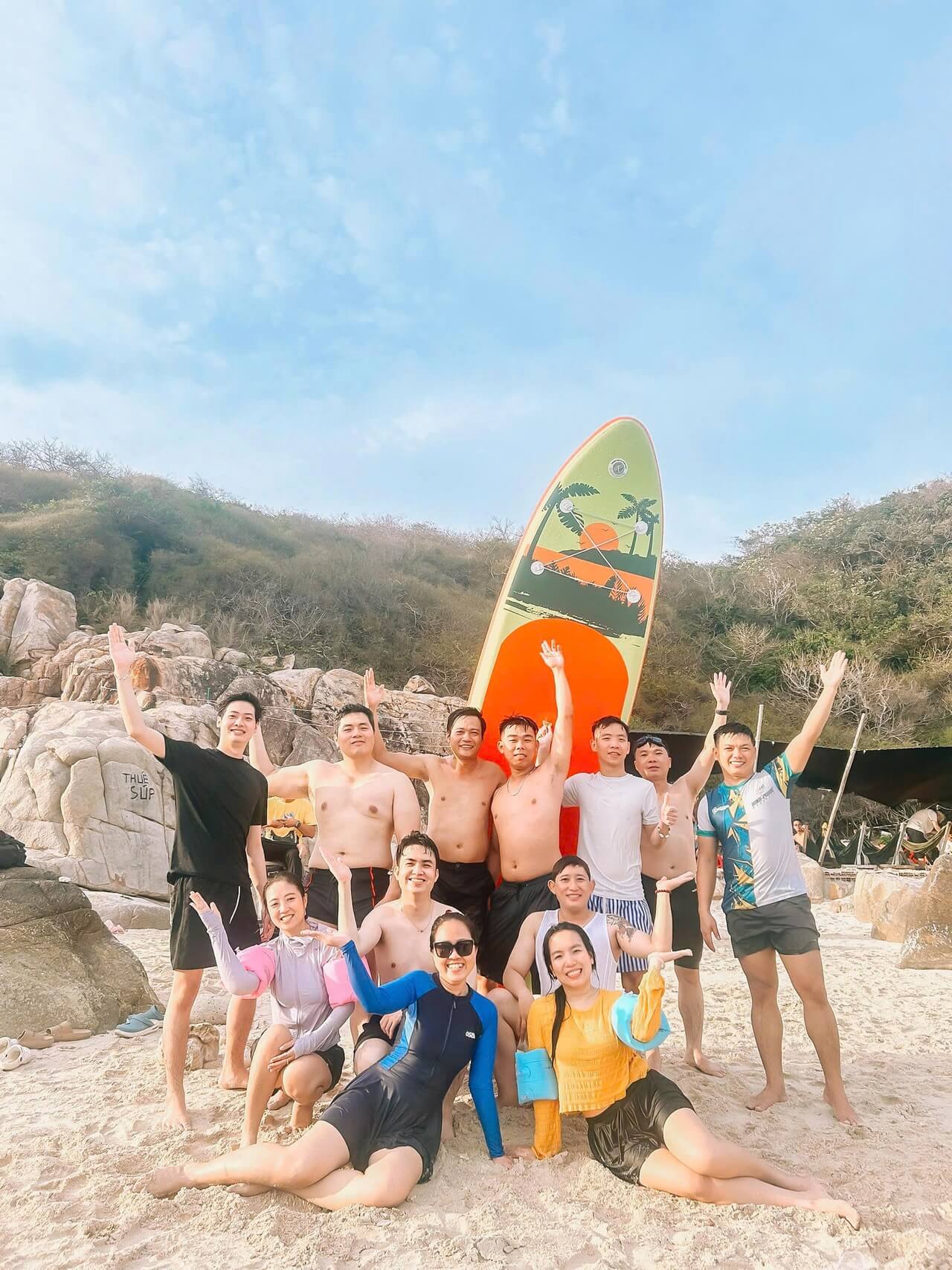 Tour Khach Doan Binh Hung 16 05 2026 23