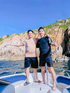 Tour Khach Doan Binh Hung 18 05 2026 10