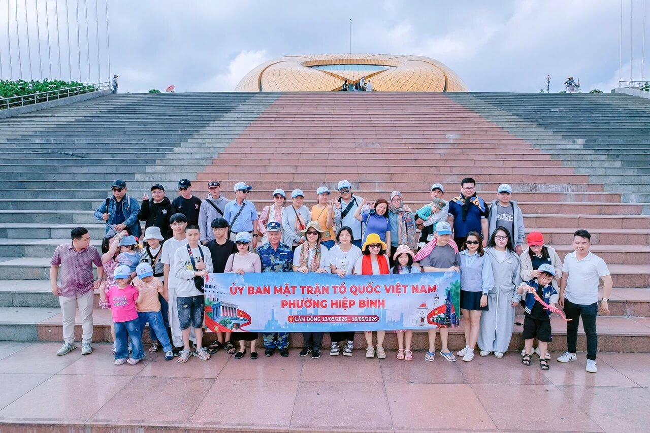 Tour Khach Doan Da Lat 13 05 2026 23