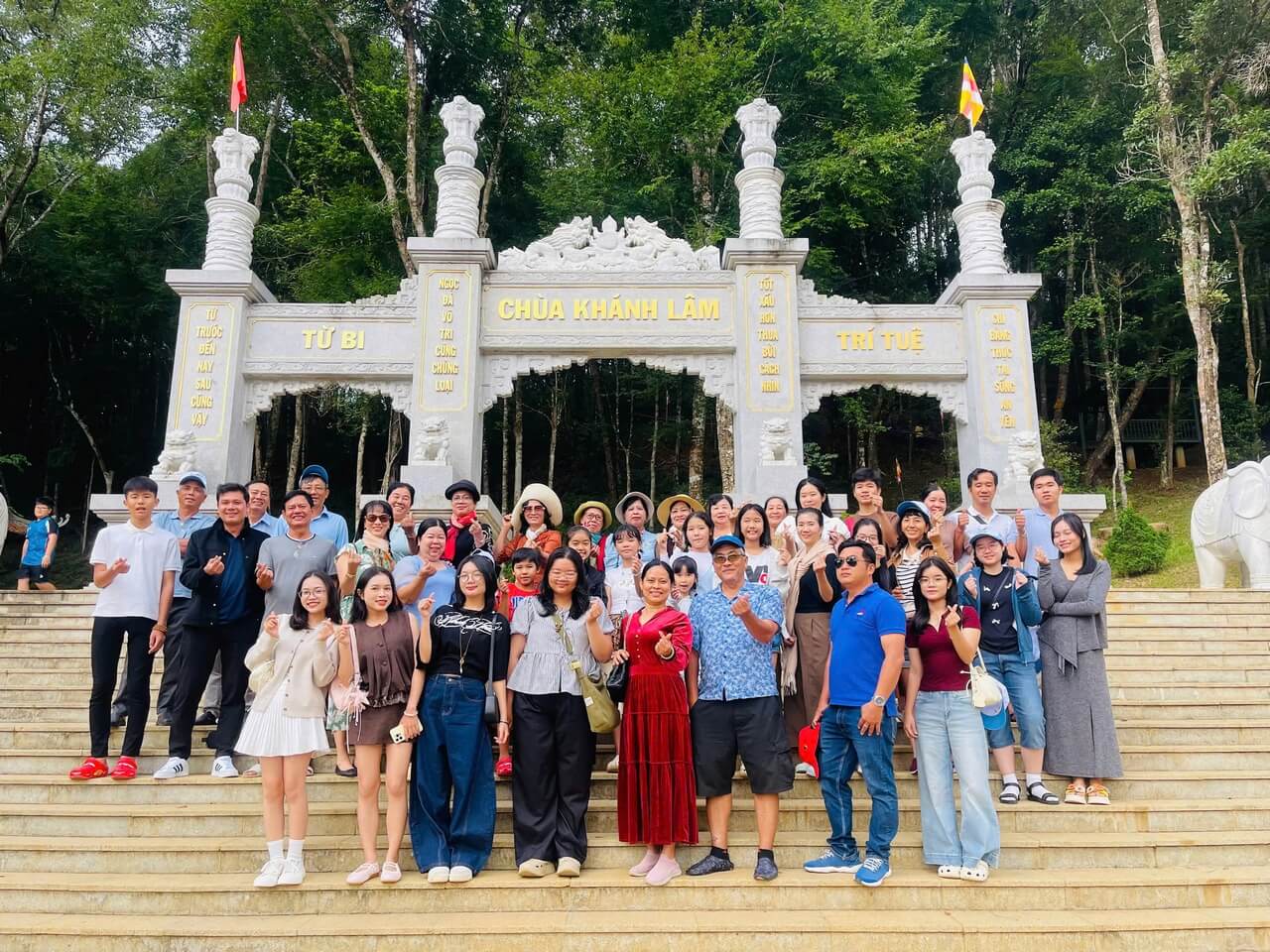 Tour Khach Doan Mang Den 19 06 2026 03
