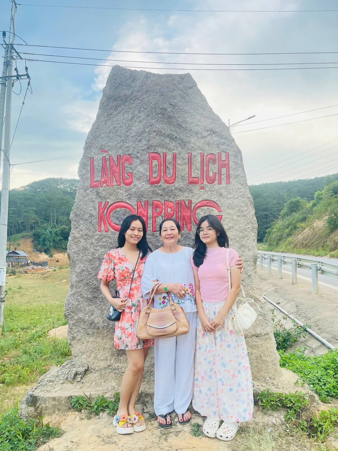 Tour Khach Doan Mang Den 19 06 2026 18