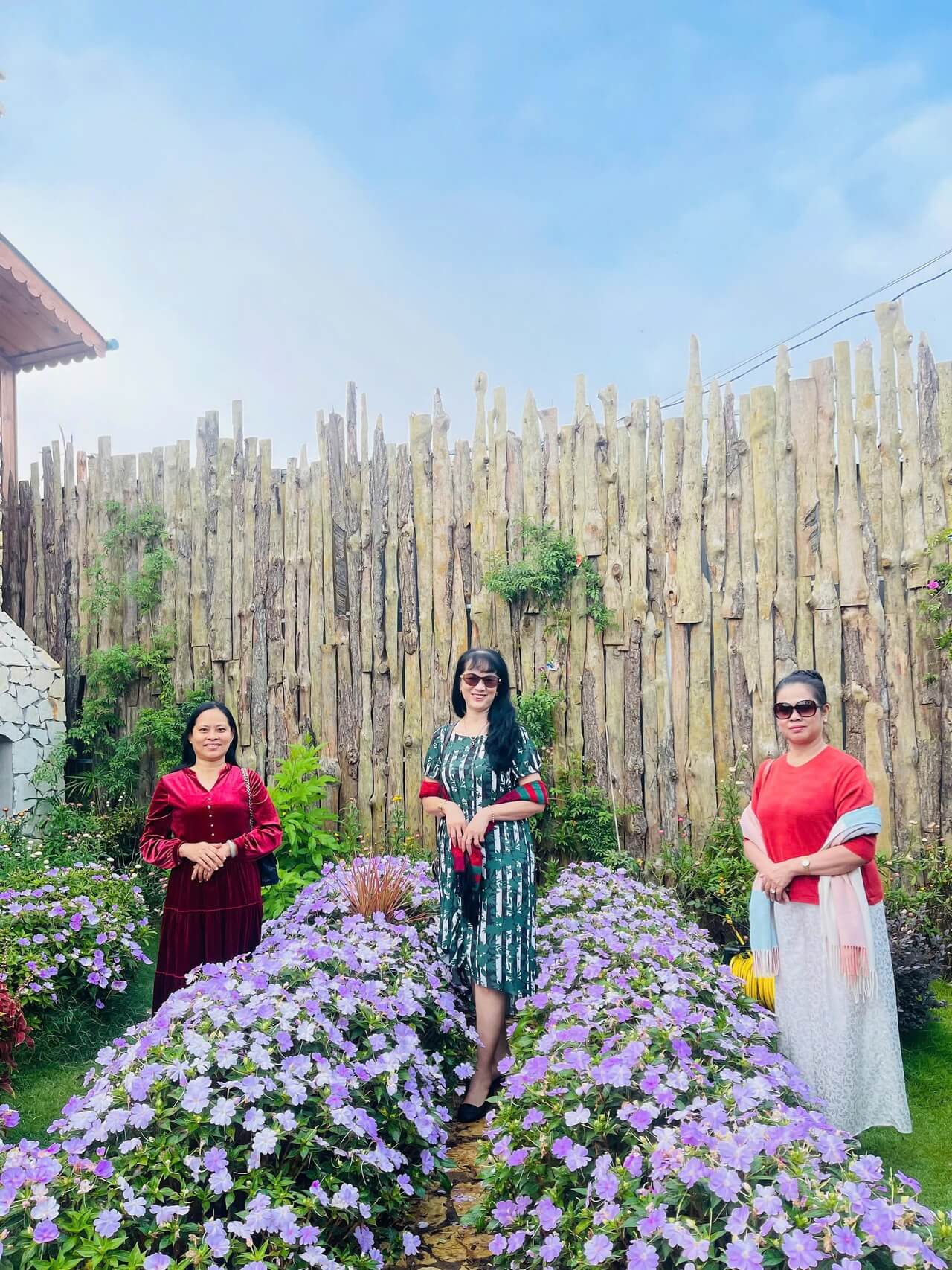 Tour Khach Doan Mang Den 19 06 2026 21