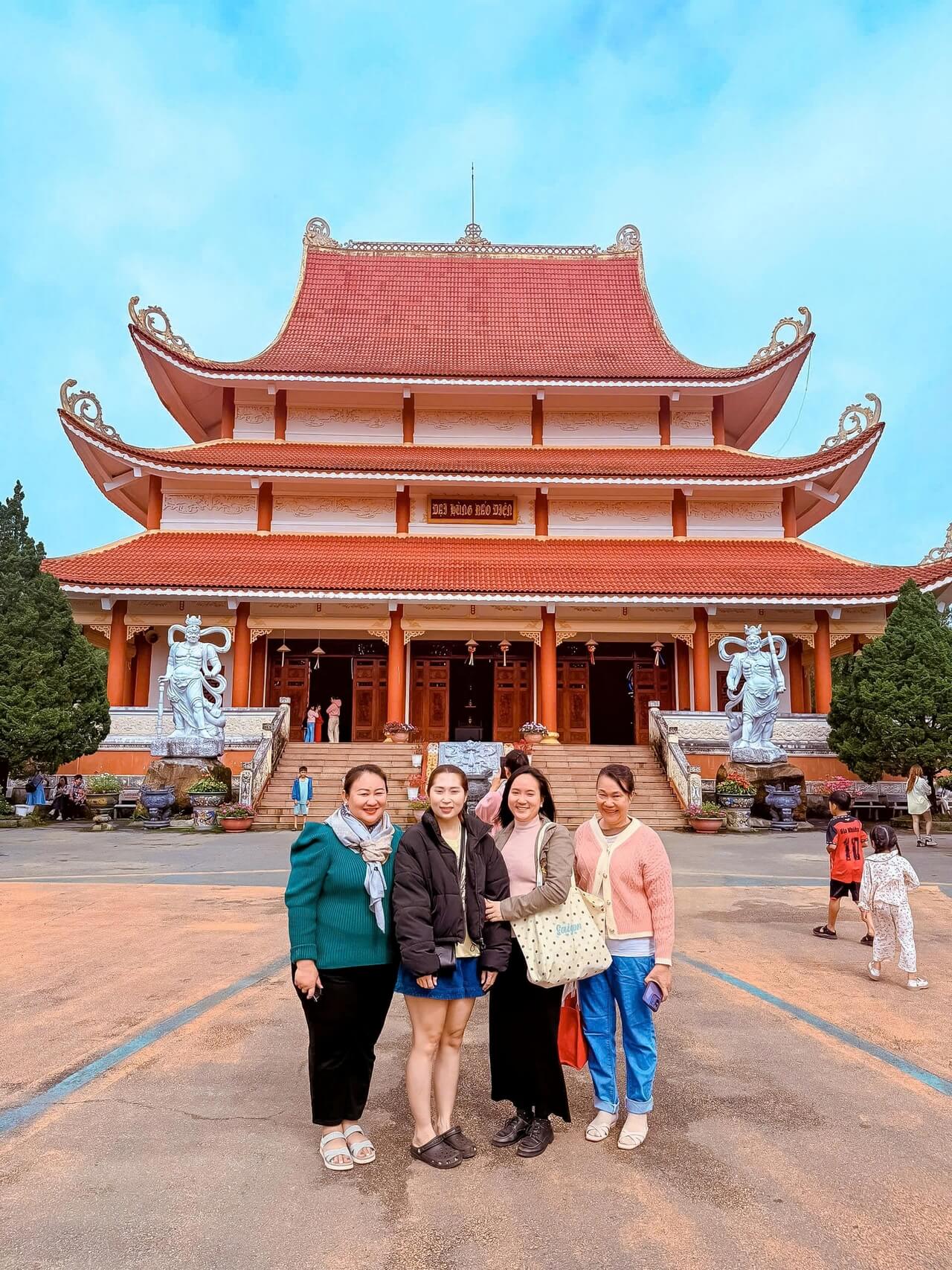 Tour Ghep Mang Den 31 08 2026 03