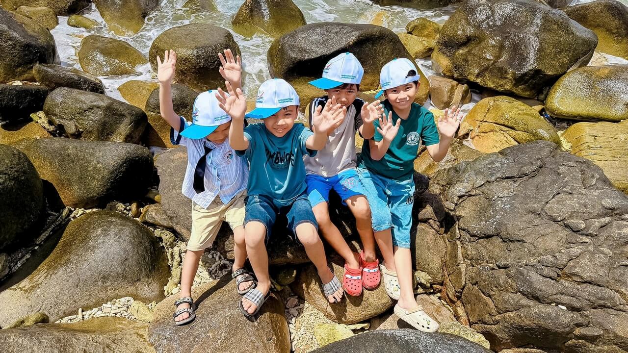 Tour Khach Doan Binh Hung 07 08 2026 14