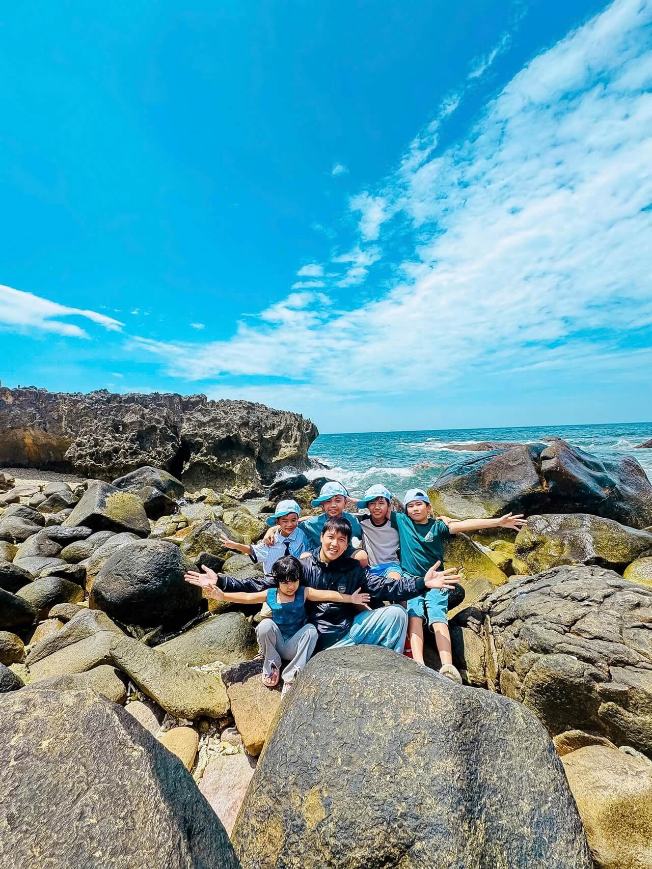 Tour Khach Doan Binh Hung 07 08 2026 29