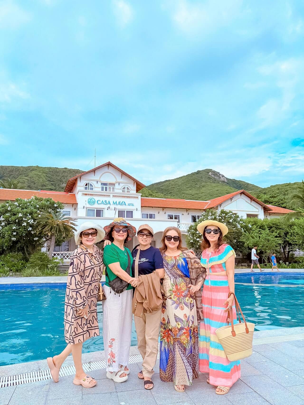 Tour Khach Doan Binh Hung 10 08 2026 12