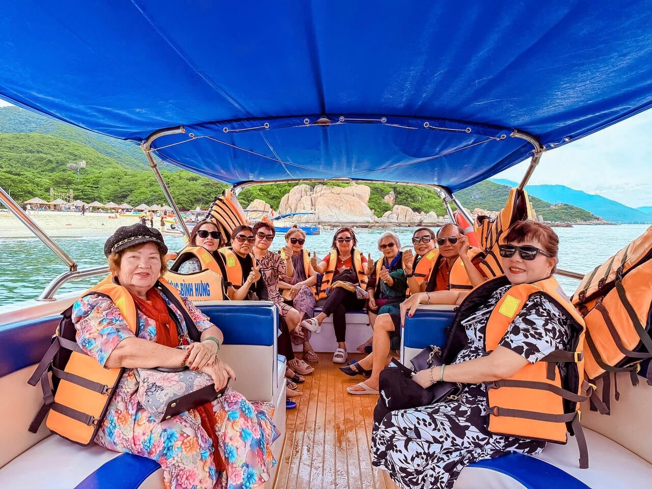 Tour Khach Doan Binh Hung 10 08 2026 15