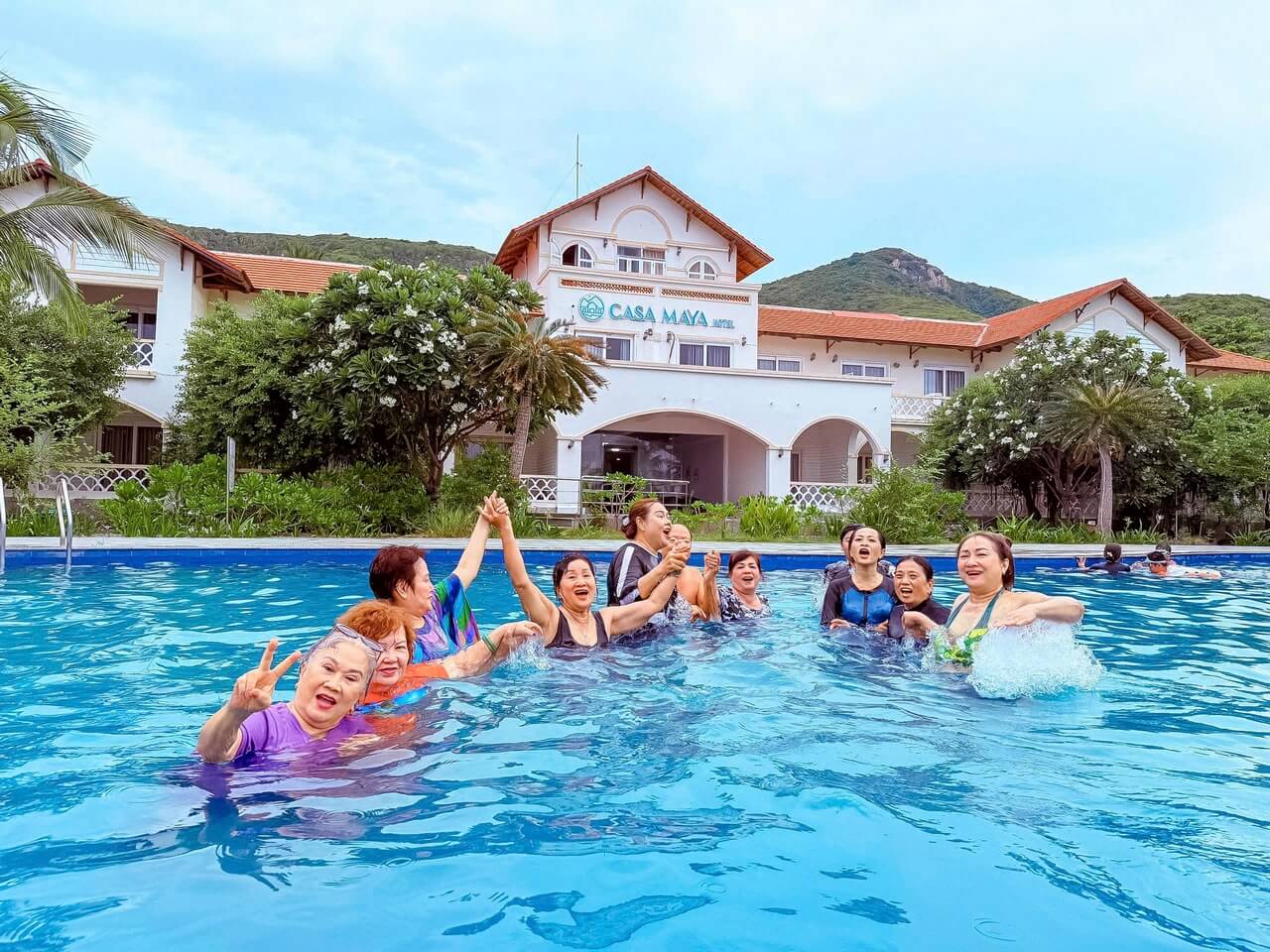 Tour Khach Doan Binh Hung 10 08 2026 20
